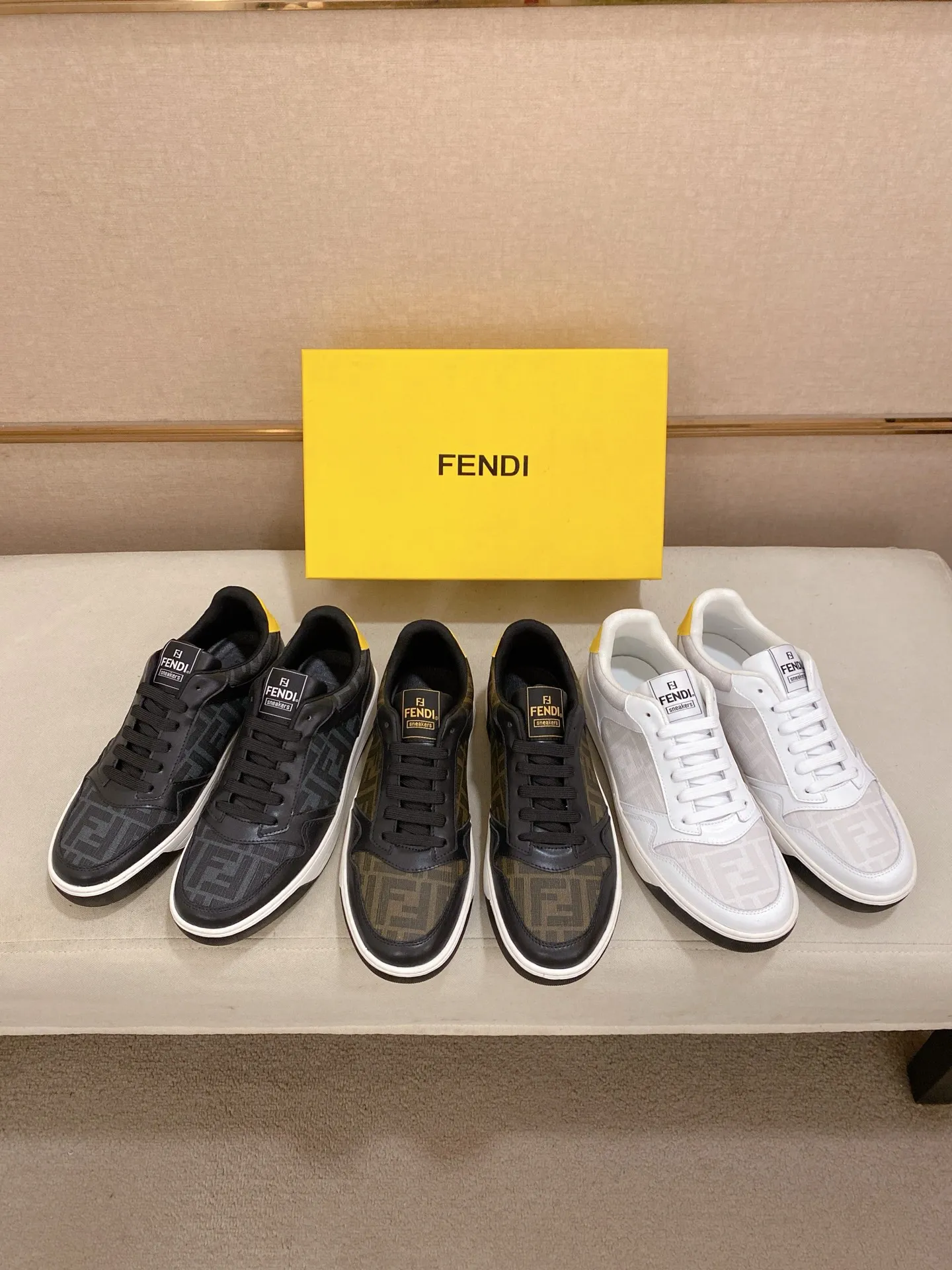 Men's shoes 💰 420💰 (FENDI) New style 👊🏻 upper 🇮🇹 imported cowhide fabric 🇩🇪 lining imported sheepskin lining. The original outsole is molded to highlight the identity of every man, and the upper foot is stable and stable🚶🏻🚶🏻The high-end custom counters reproduce the original version📯No matter the wind or rain, the shoe last remains unchanged and can withstand the verification of time🔍️,🔵 Size: 38-44 (45 is custom-made and cannot be returned or exchanged